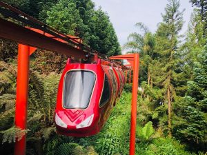 Monorail, na Aldeia do Papai Noel em Gramado