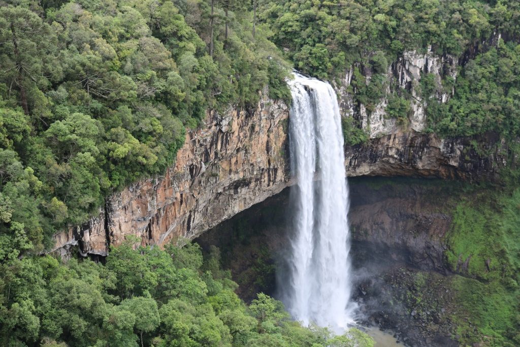 Cascata do Caracol, em Canela, é um show a parte