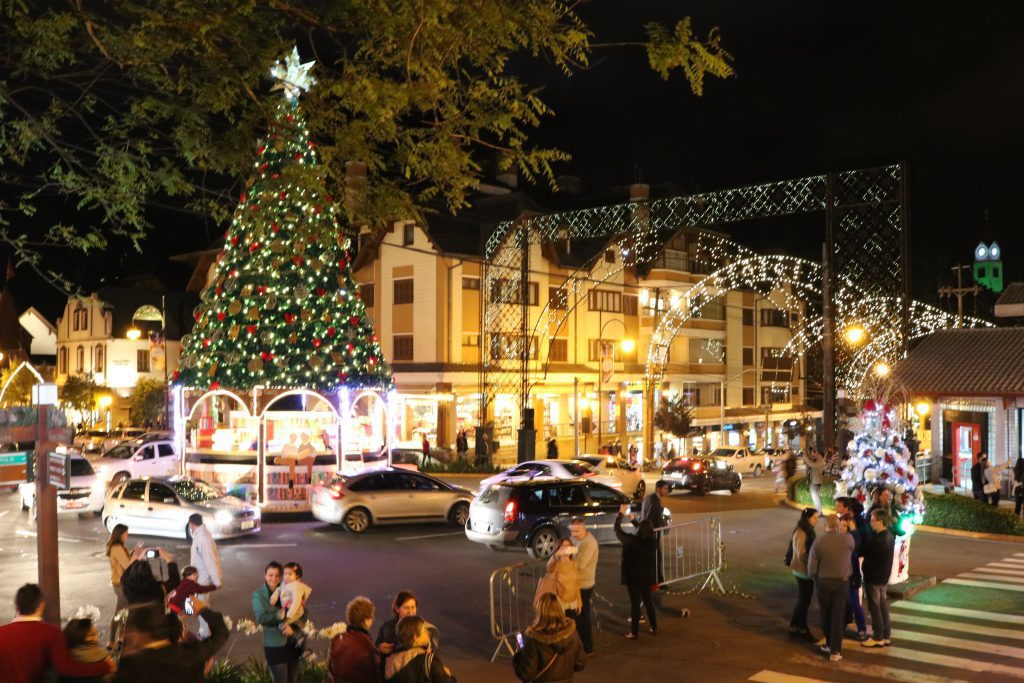 Gramado já está sendo decorada para o 36º Natal Luz - Portal Leouve