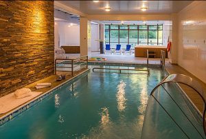 Hotel em Gramado com piscina térmica
