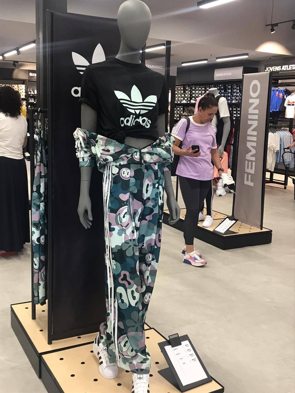 outlet adidas roupas