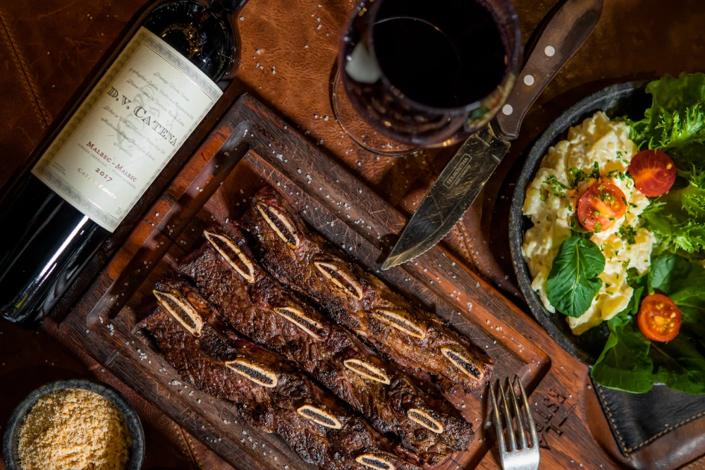 Descubra o Sabor premiado da Parrilla do La Estación em Canela